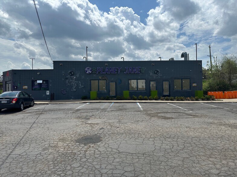 More Photos Of 815 N Huron St, Ypsilanti Storefront For Sale