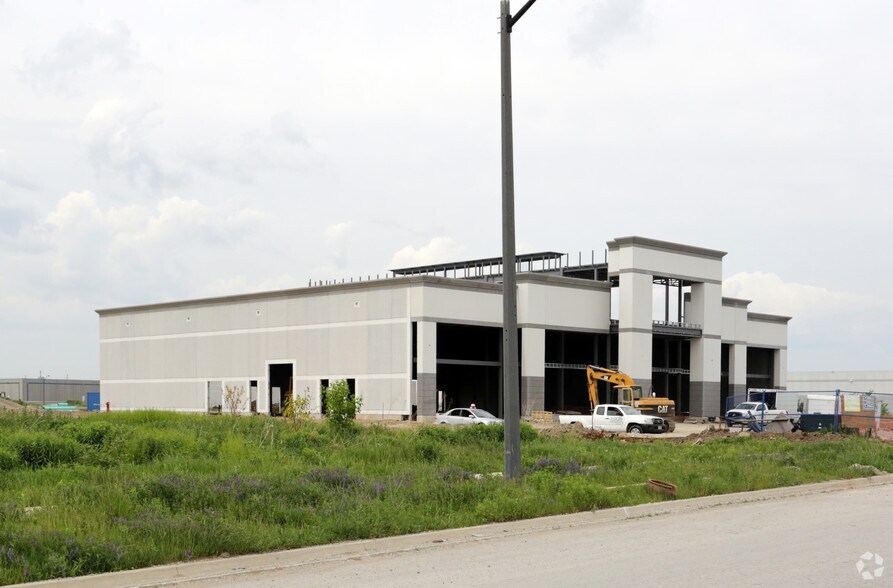 More Photos Of 110 Parr Blvd, Caledon Warehouse For Lease