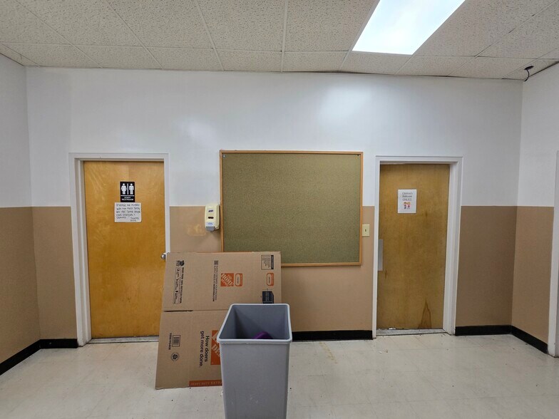 More Photos Of 80 Woodrow Rd, Staten Island Daycare Center For Lease