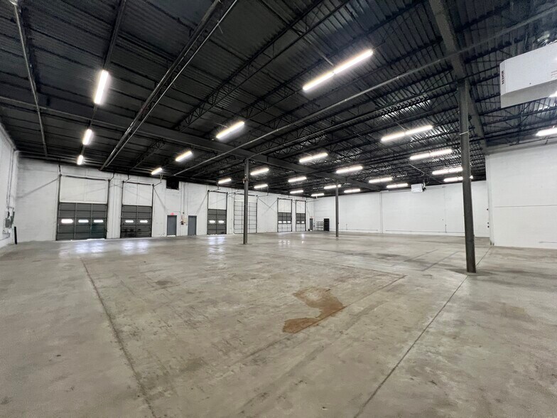 More Photos Of 2575 Cobb International Blvd, Kennesaw Warehouse For Lease