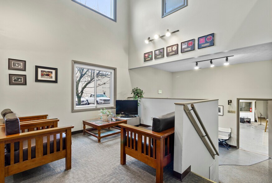 More Photos Of 4700 Northwest Plaza West Dr, Zionsville Loft Creative Space For Sale