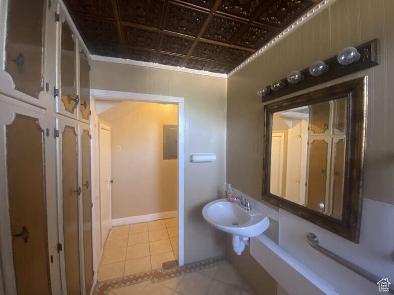 More Photos Of 235 W Main St, Vernal Office For Sale