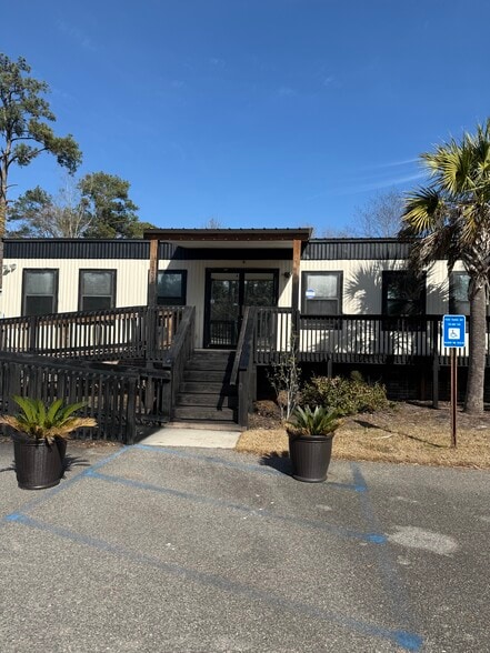 Primary Photo Of 1128 Dean Forest Rd, Savannah Office For Lease