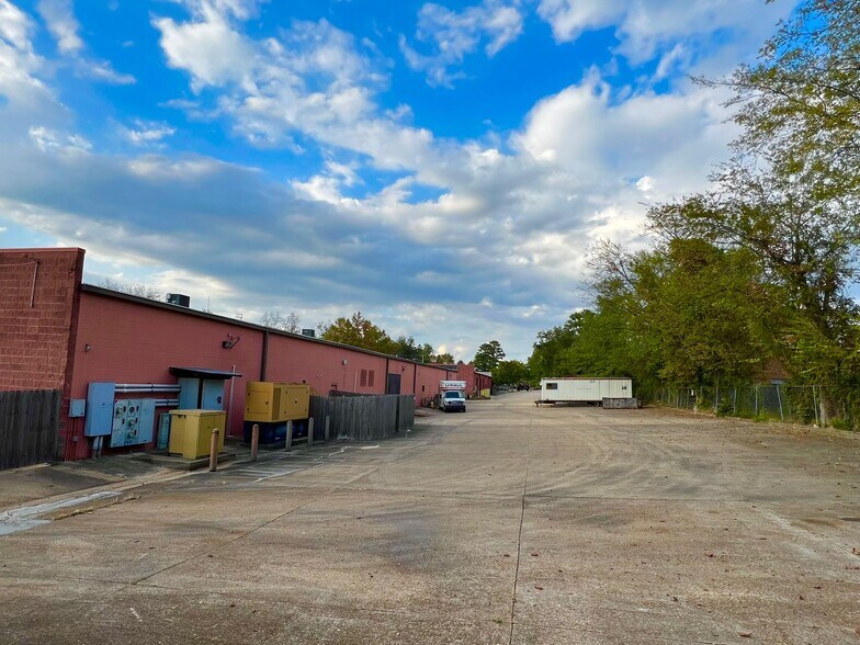 More Photos Of 100 Briarwood West Dr, Jackson Office For Lease