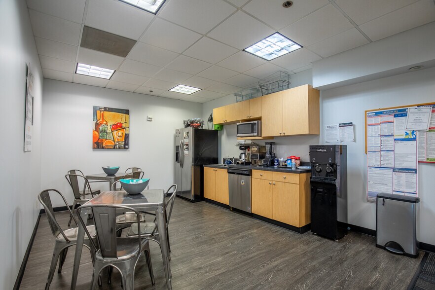 More Photos Of 9666 Olive Blvd, Olivette Office For Lease