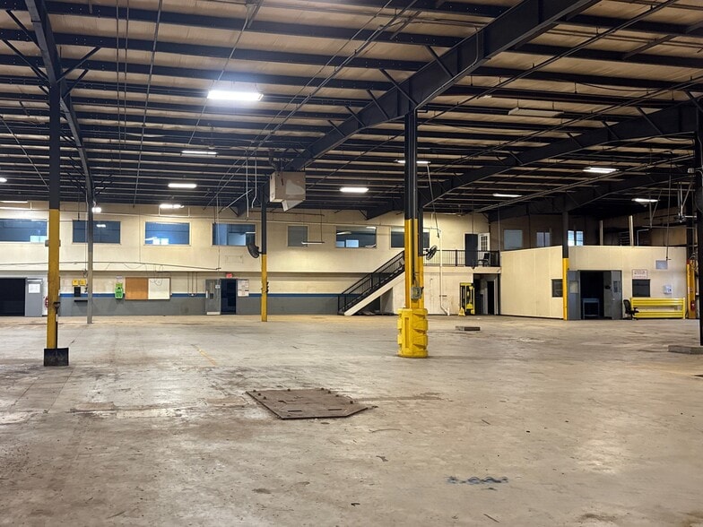 More Photos Of 912 Pittsburgh Rd, Butler Unknown For Lease