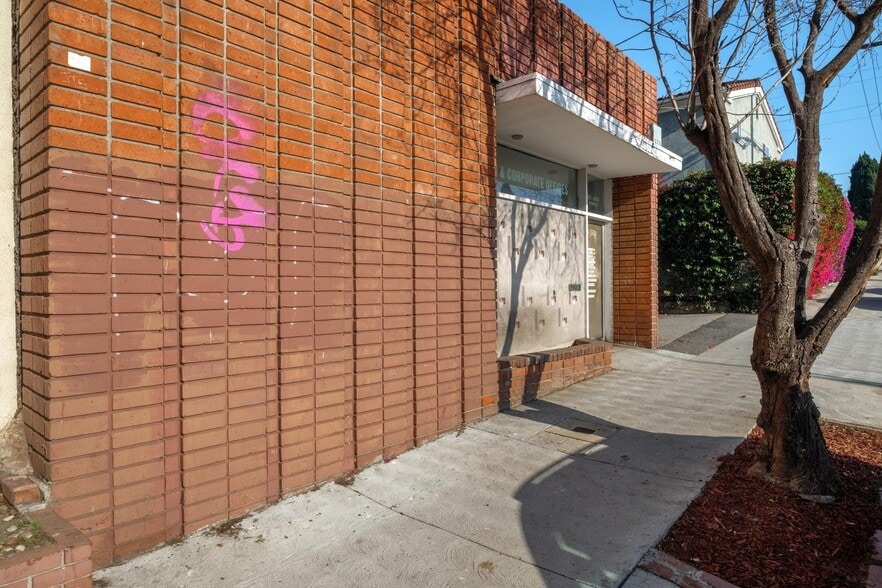 More Photos Of 3007 W Temple St, Los Angeles Office For Lease