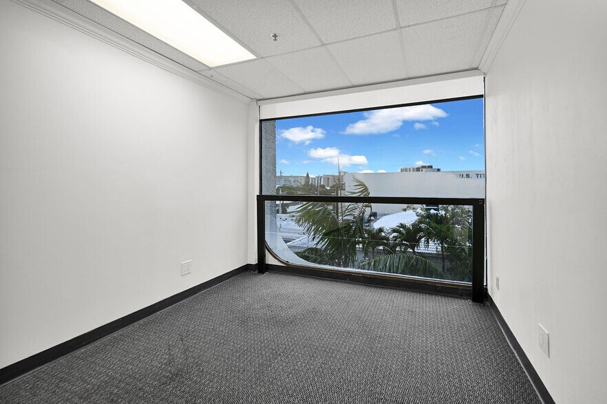 More Photos Of 2691 E Oakland Park Blvd, Fort Lauderdale Office Residential For Lease