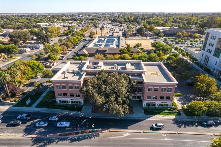 More Photos Of 1100 Main St, Woodland Office For Sale