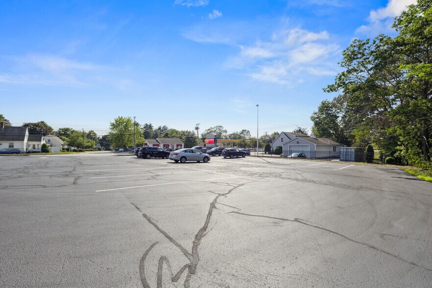 More Photos Of 175 Amherst St, Nashua Freestanding For Lease