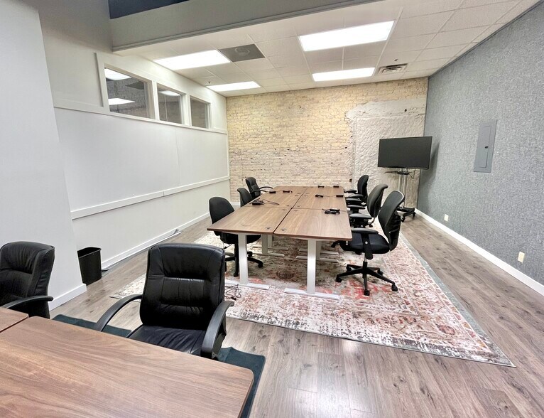 More Photos Of 915-921 Mainstreet, Hopkins Coworking Space