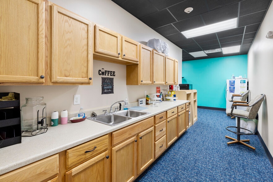 More Photos Of 125 Scattergood Dr NW, Christiansburg Office For Sale