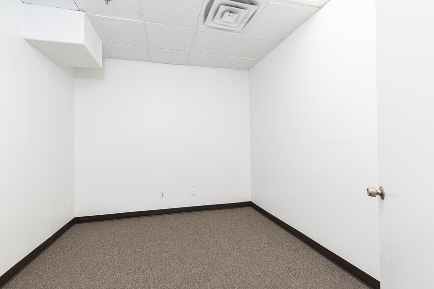 More Photos Of 2881 S Valley View Blvd, Las Vegas Office Residential For Lease