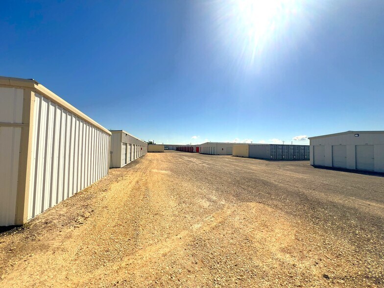 More Photos Of 8109 Us Highway 77, Sinton Self Storage For Sale