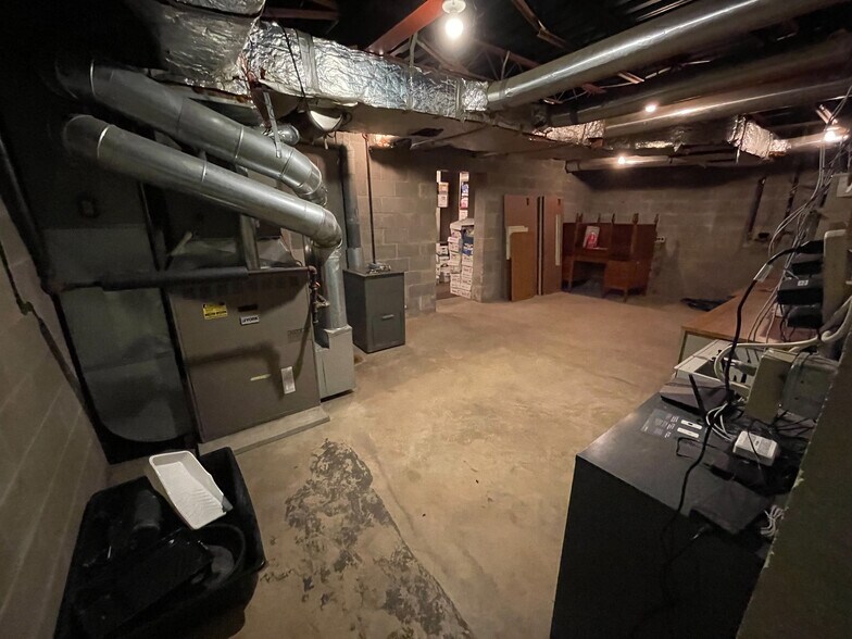 More Photos Of 1126 6th Ave, Beaver Falls Office For Lease