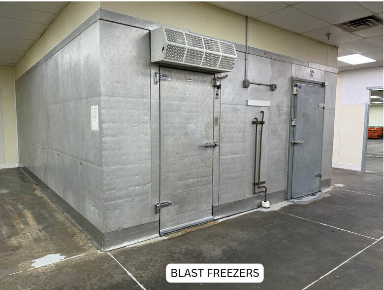 More Photos Of 2500 Freedland Rd, Hermitage Manufacturing For Sale