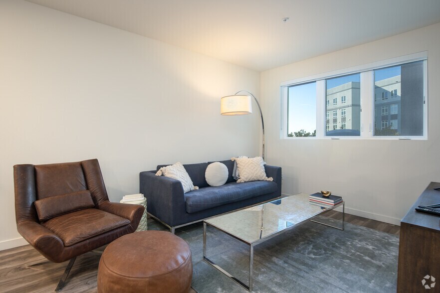 More Photos Of 3093 Broadway, Oakland Apartments For Lease