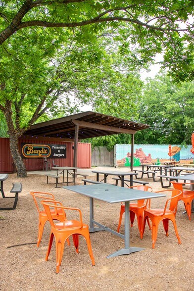 More Photos Of 2769 Nacogdoches Rd, San Antonio General Retail For Sale