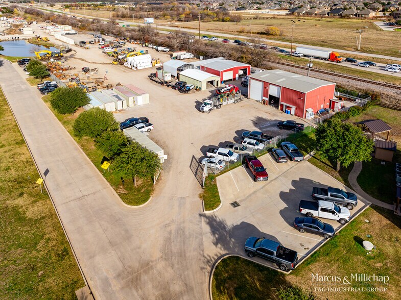 More Photos Of 13053 Gateway Alliance Dr, Fort Worth Warehouse For Lease