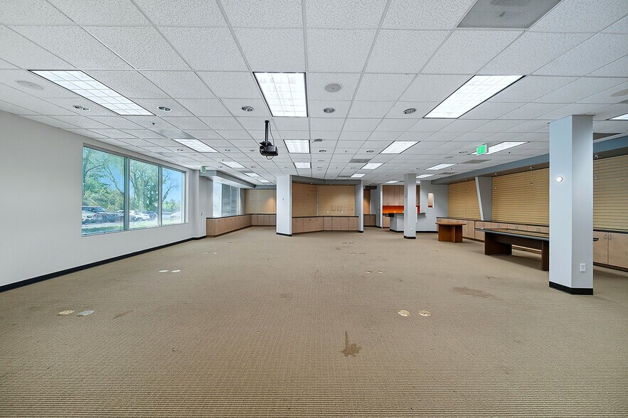 More Photos Of 1520 Bridgegate Dr, Diamond Bar Office For Lease