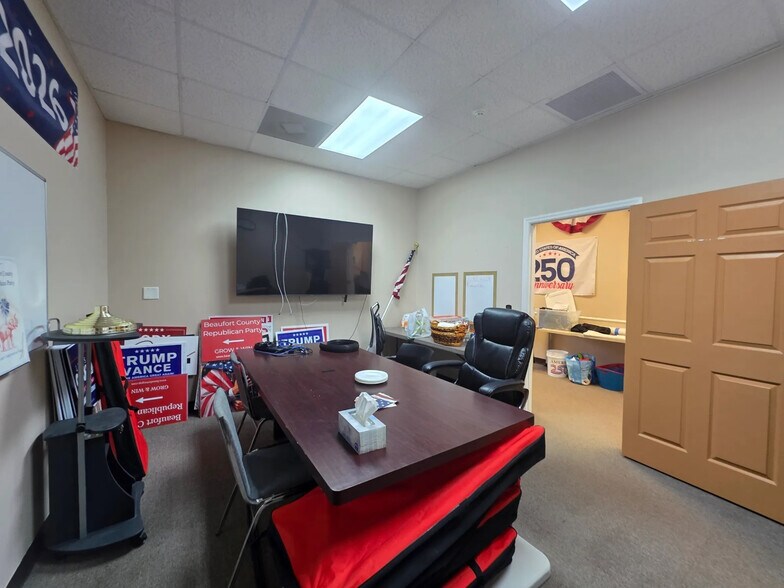 More Photos Of 149 Riverwalk Blvd, Ridgeland Storefront Retail Office For Sale
