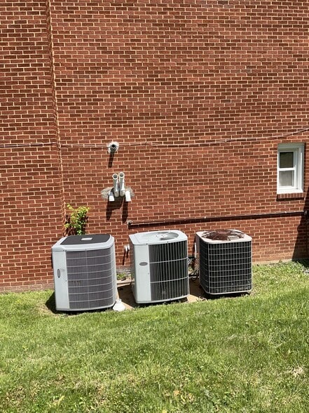 More Photos Of 1105 Richmond st, Selma Specialty For Sale