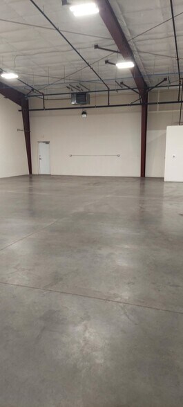 More Photos Of 17315 E Sprague Ave, Spokane Valley Flex For Lease