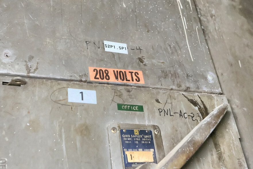More Photos Of 150 Gamma Dr, Pittsburgh Light Manufacturing For Sale