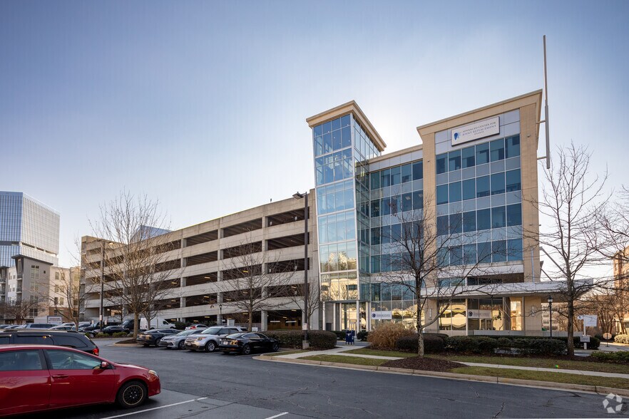 More Photos Of 1150 Hammond Dr, Atlanta Unknown For Lease