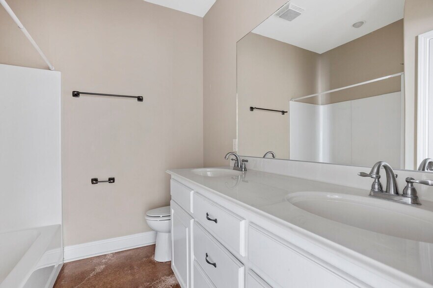 More Photos Of 140 Louie St, Lake Charles Multifamily For Sale