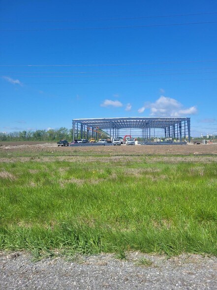 More Photos Of 25940 Commerce Dr, Defiance Manufacturing For Lease