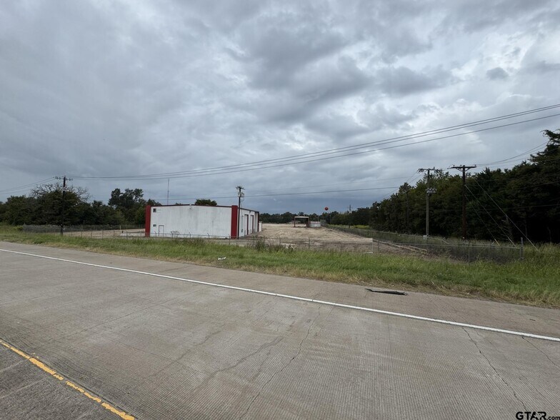More Photos Of 9182 S US Highway 79, Palestine Service For Lease
