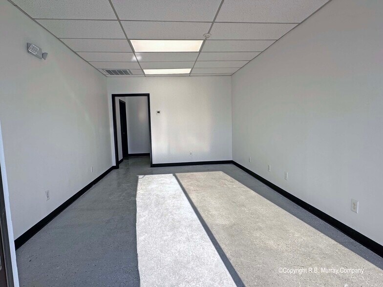 More Photos Of 1425 Enterprise Ave, Springfield Warehouse For Lease