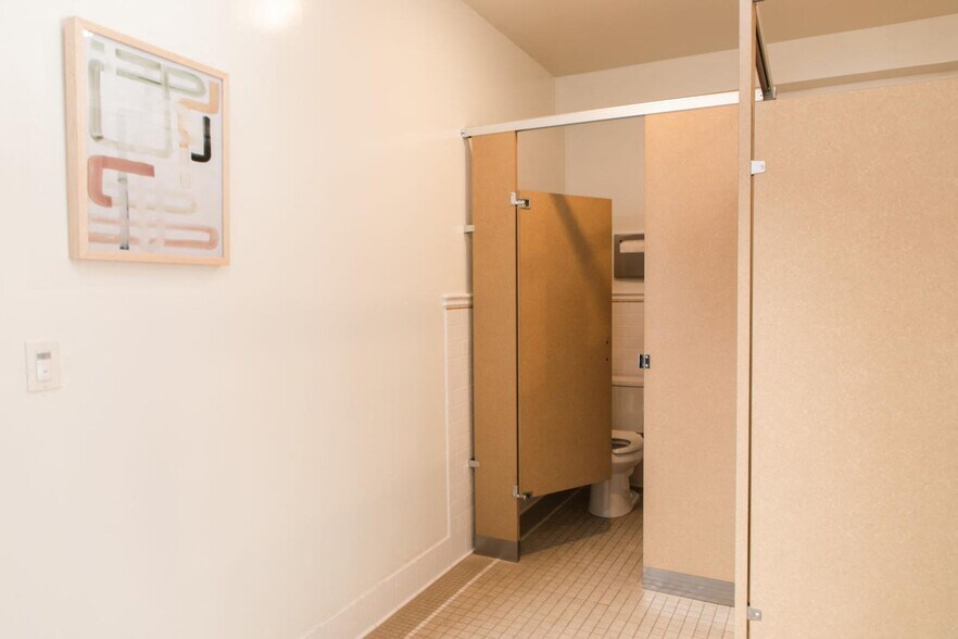 More Photos Of 300 E Santa Clara St, Ventura Medical For Lease