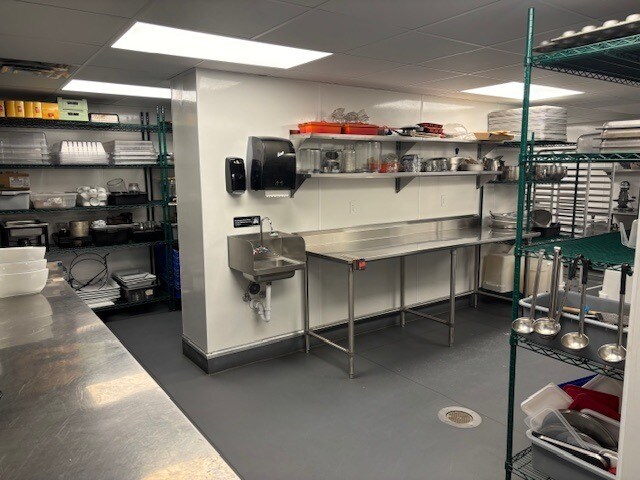 More Photos Of 973 Smith Ave S, Saint Paul Freestanding For Sale