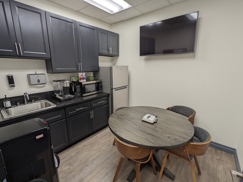 More Photos Of 10807 Laurel St, Rancho Cucamonga Medical For Lease