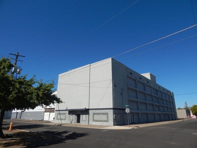 Primary Photo Of 327 S Fir St, Medford Warehouse For Sale