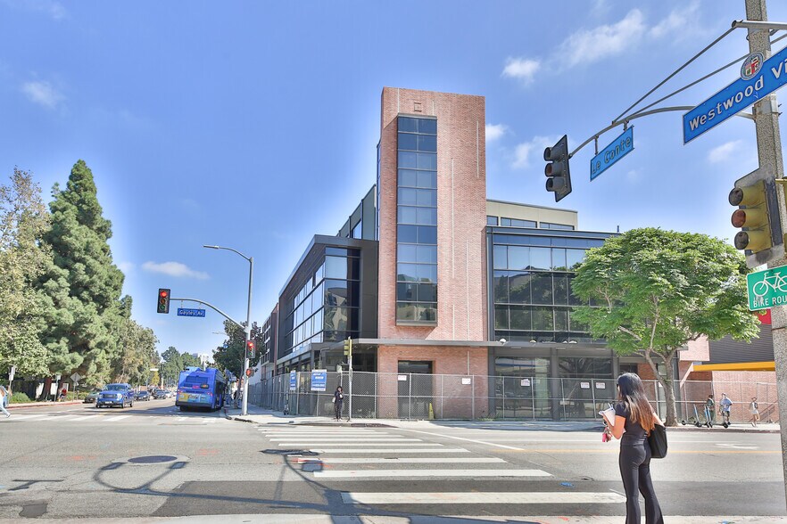 More Photos Of 900 Gayley Ave, Los Angeles Medical For Sale