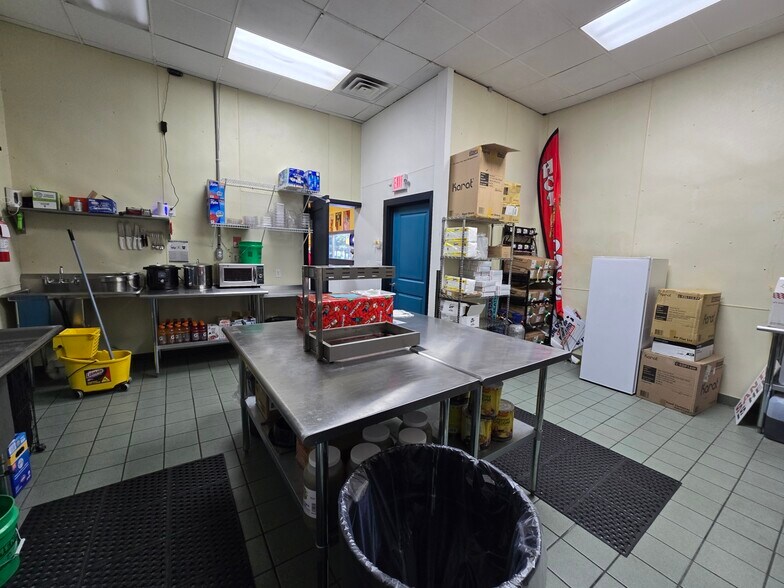 More Photos Of 4111 Schofield Ave, Schofield Storefront Retail Office For Lease