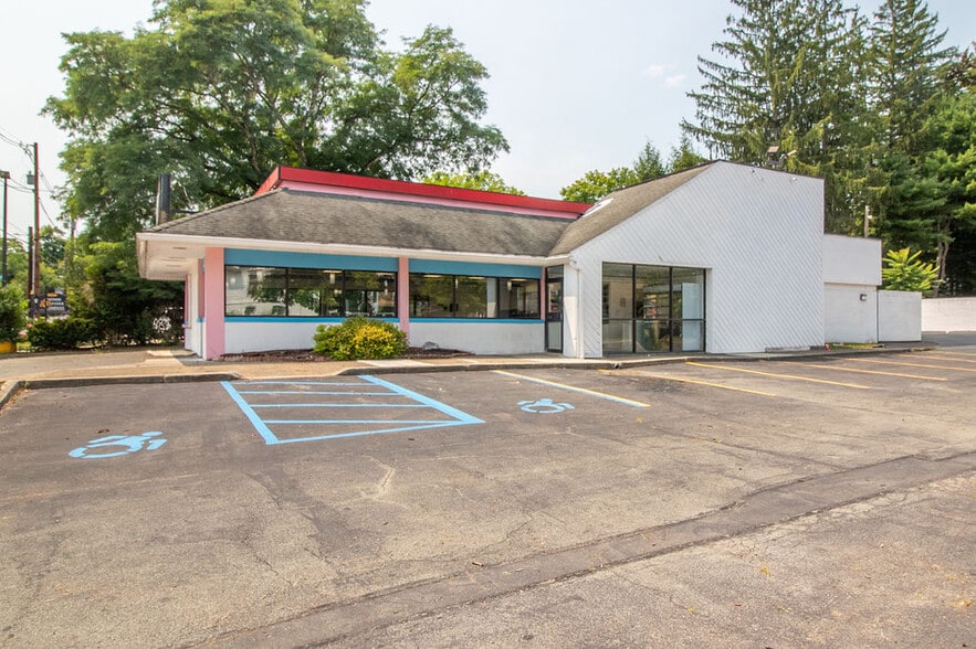 Primary Photo Of 127 S Main St, Ellenville Fast Food For Sale