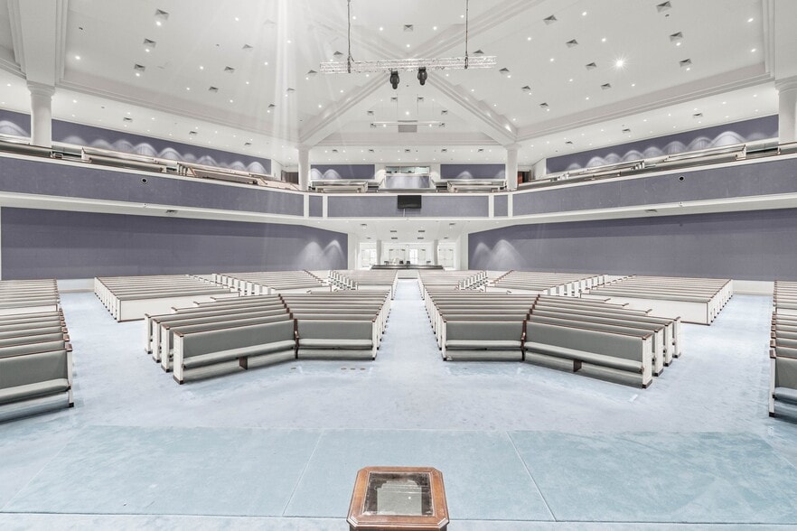 More Photos Of 3661 Dauphin St, Mobile Religious Facility For Sale