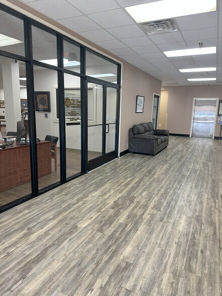 More Photos Of 7202 Slide Rd, Lubbock Medical For Sale