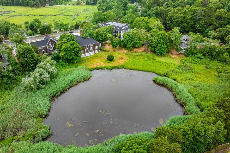 More Photos Of 70 Main St, Wellfleet Hotel For Sale