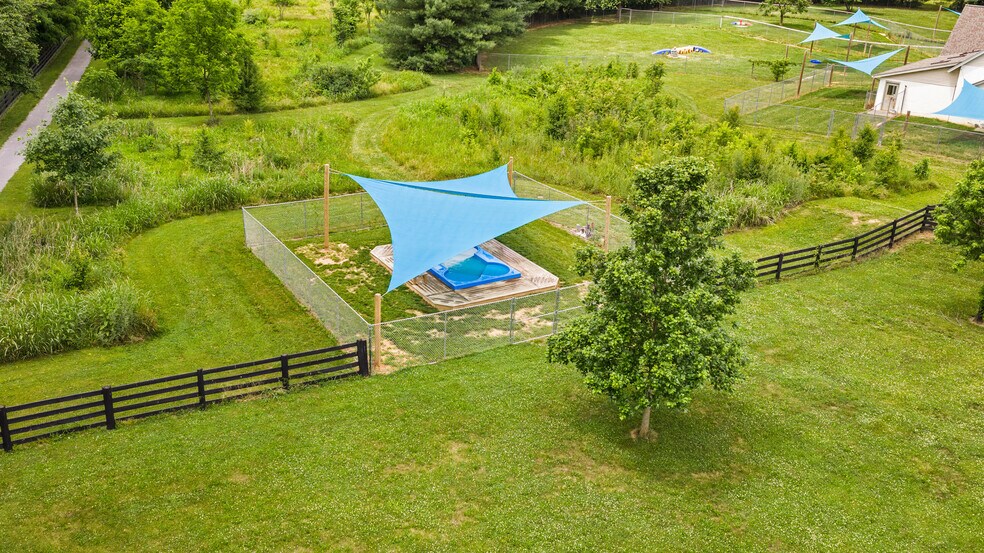More Photos Of 3731 Berryville Pike, Charles Town Veterinarian Kennel For Sale