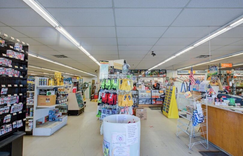 More Photos Of 6852 N Winton Way, Winton Freestanding For Sale