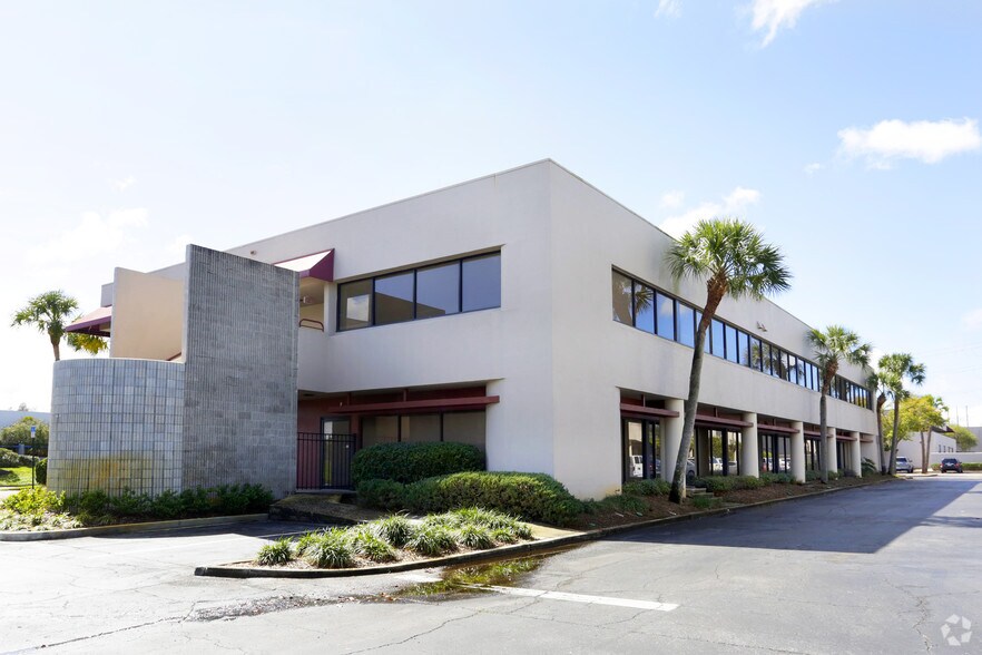 More Photos Of 4520 Oak Fair Blvd, Tampa Office For Lease