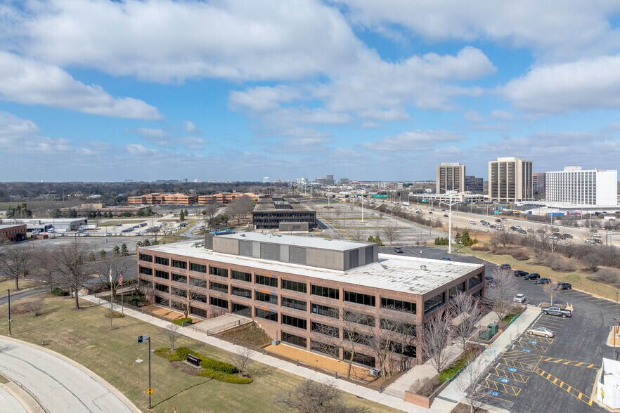 More Photos Of 1200 Jorie Blvd, Oak Brook Coworking Space