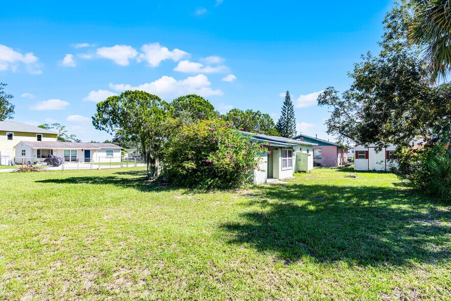 More Photos Of 102 Orange Ave, Edgewater Flex For Sale