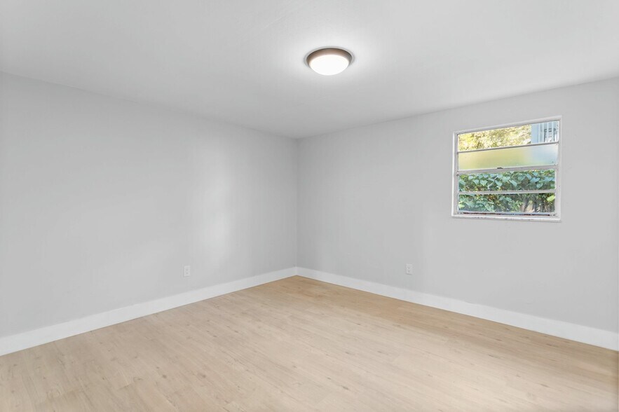 More Photos Of 12703 N 15th St, Tampa Apartments For Sale
