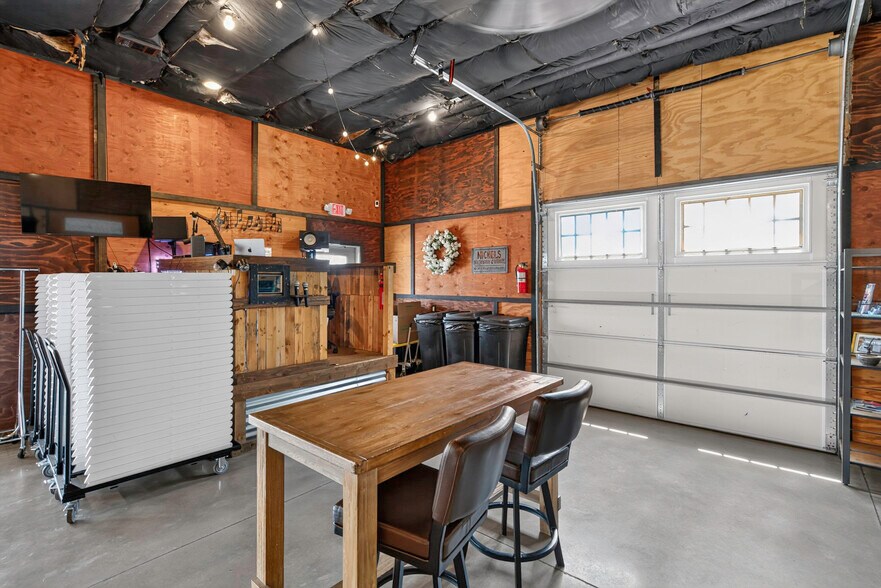More Photos Of 1558 N 600 Rd, Baldwin City Specialty For Sale